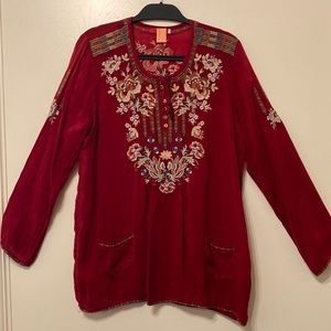 Johnny Was Red Embroidered Tunic w/2 Front Pockets Size M